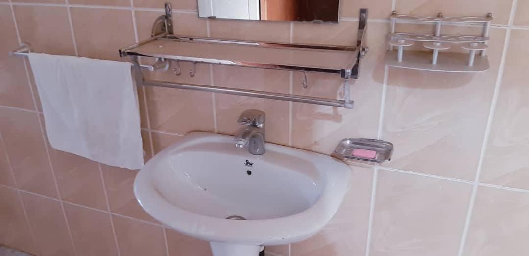 Centre D'Accueil Casa Dell'Annunciazione Rusizi- Kamembe- Cyangugu -Rwanda Bed & Breakfast エクステリア 写真